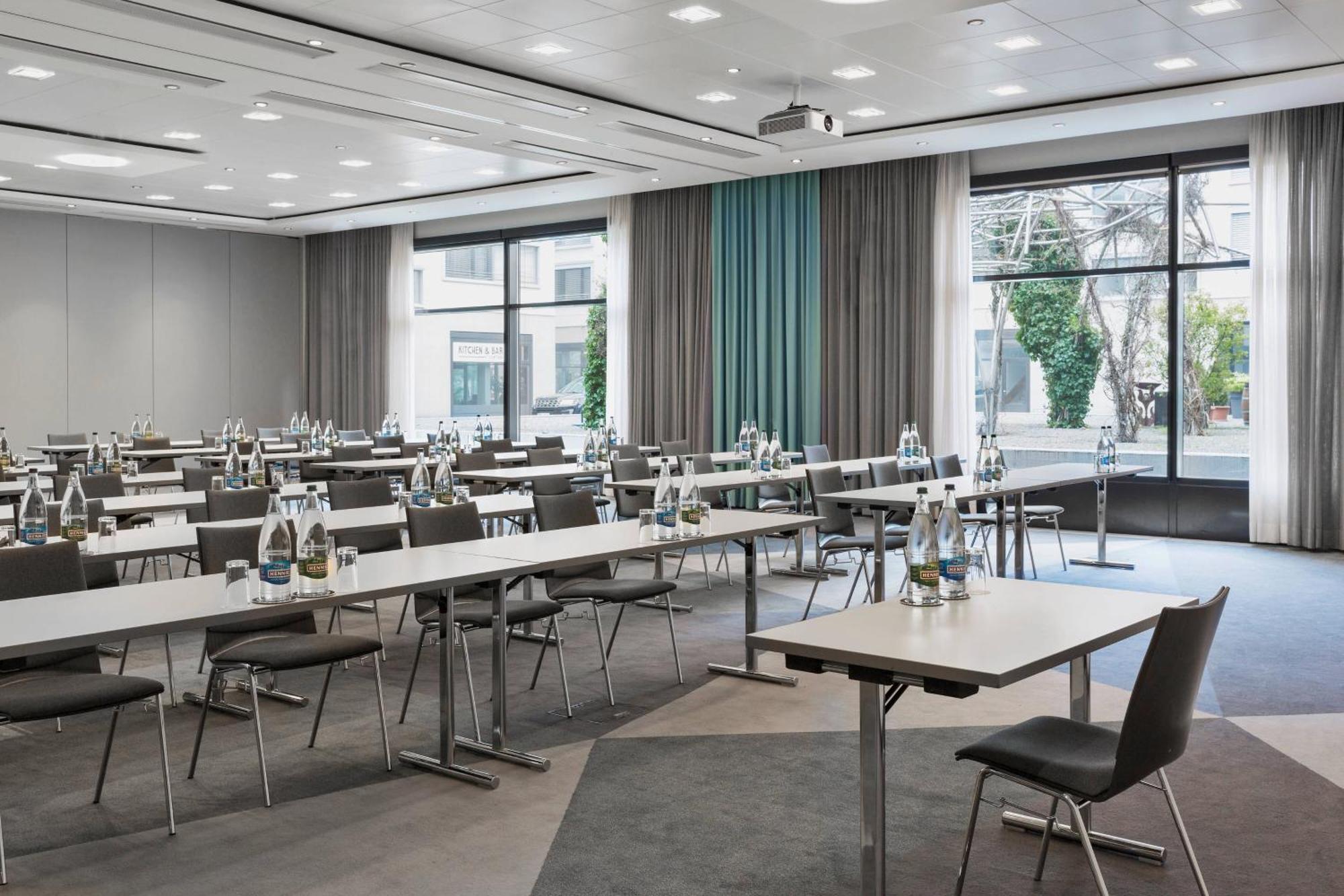Courtyard By Marriott Nord Hotel 4*