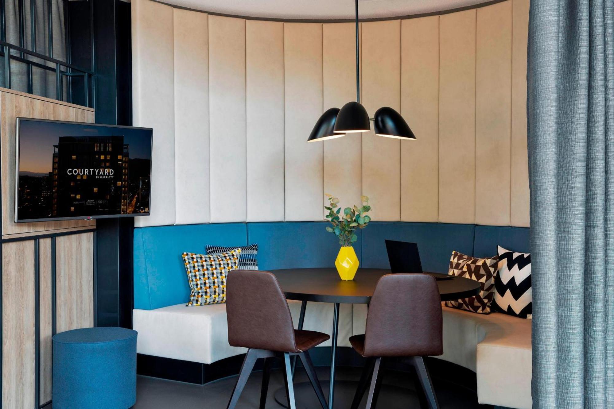 Hotel Courtyard By Marriott Nord 4*
